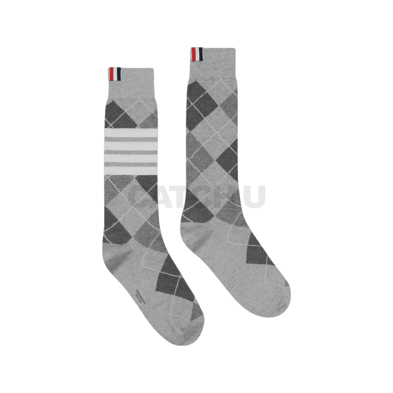 톰브라운 아가일 4바 오버 더 카프 삭스 라이트 그레이 MAS204A-Y3012-055